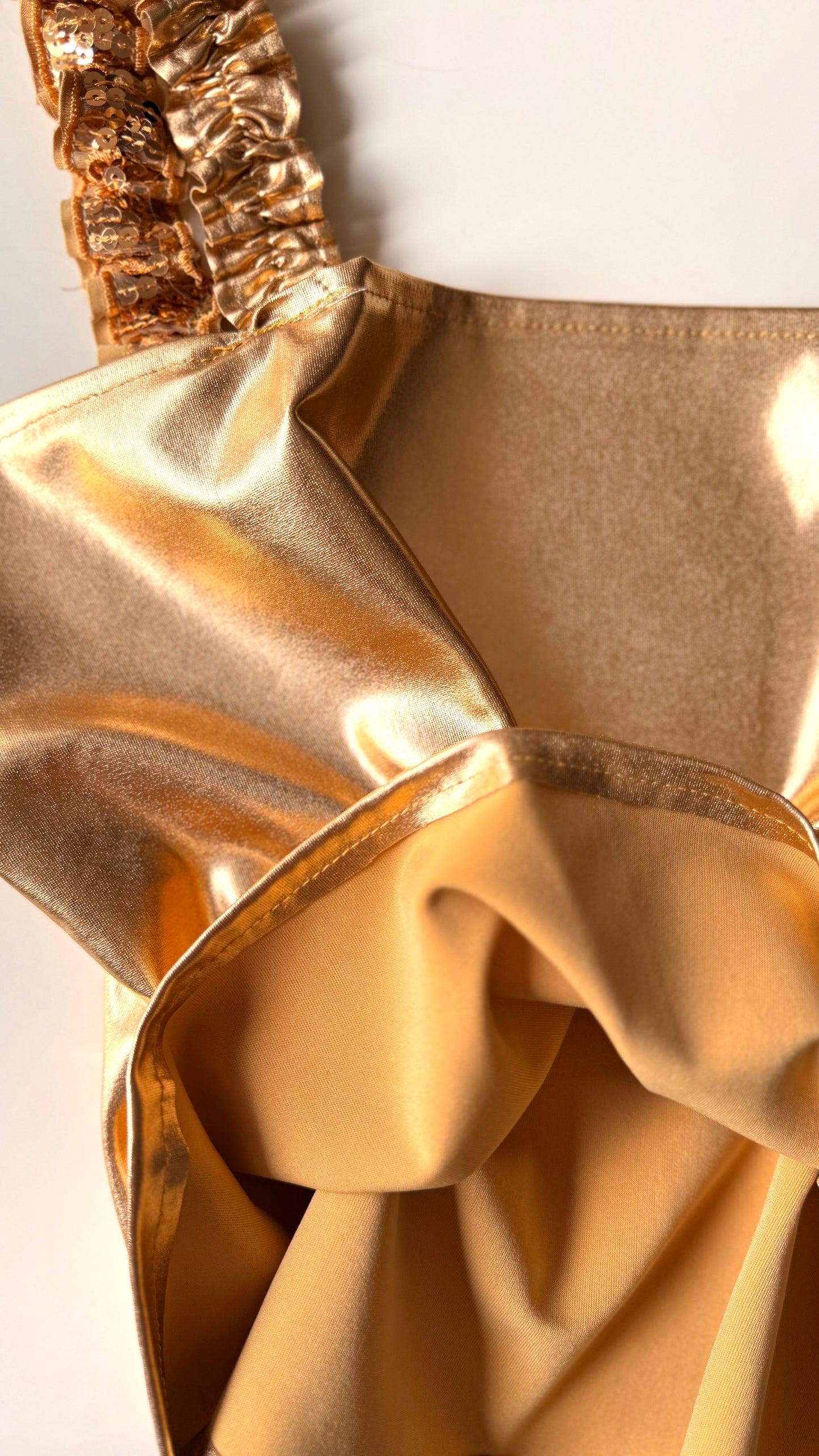 Crop Top in Metallic Gold