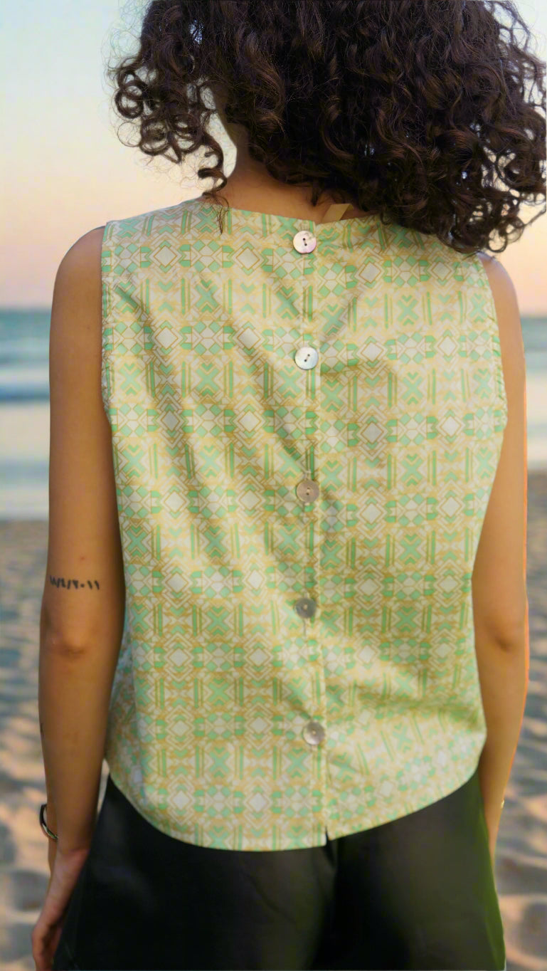 Yes Its Green Top